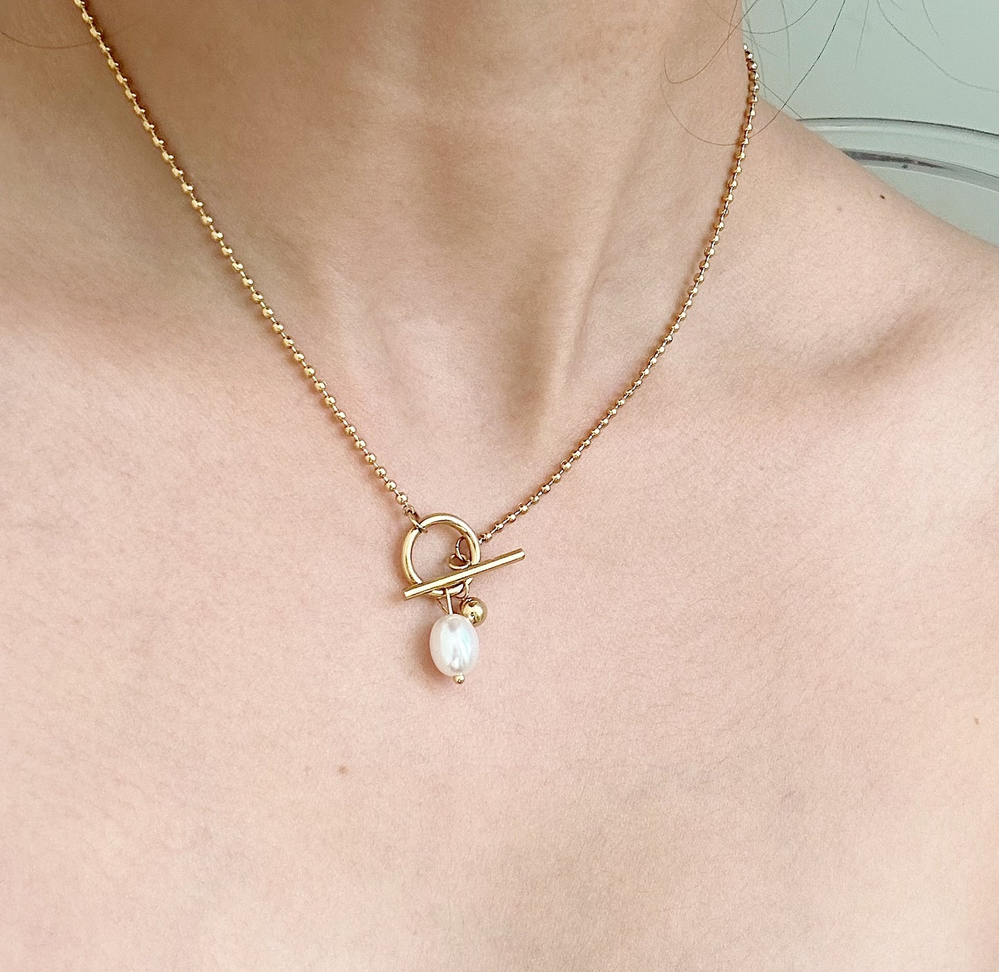 Pearl Pendant Lock Necklace