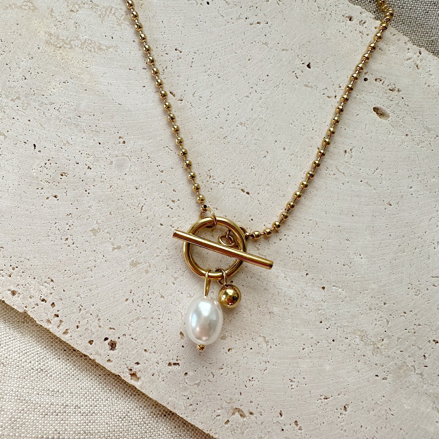 Pearl Pendant Lock Necklace