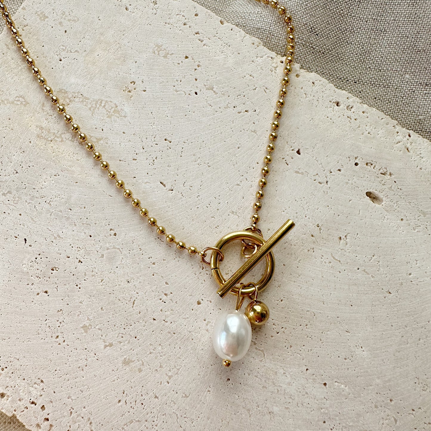 Pearl Pendant Lock Necklace